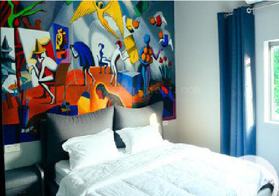  宝兴对于酒店的墙体彩绘而言更注重哪些方面？