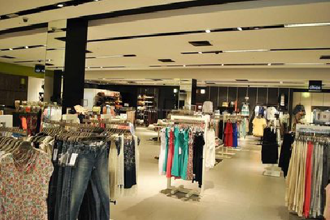  宝兴商场里的店面怎么装修？